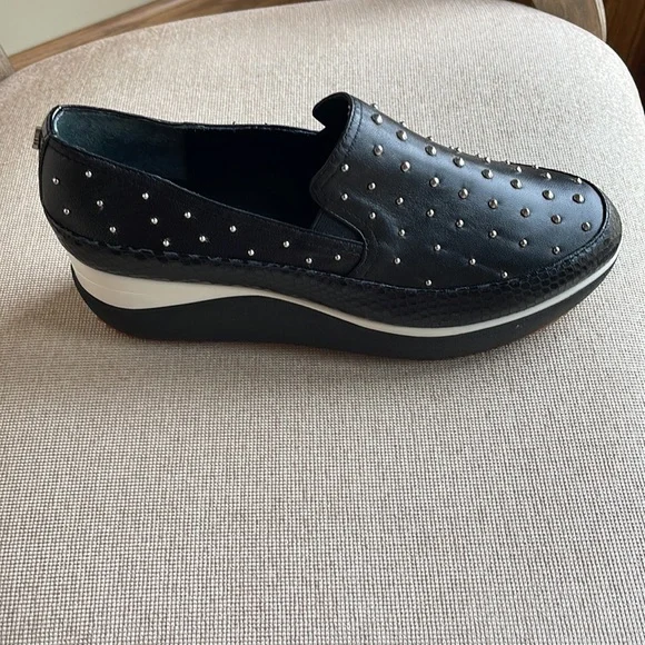 NWOT DONALD PLINER LIZZEE COMFY SLIP ON STUDDED PLATFORM LEATHER SHOES SIZE 8M - Picture 5 of 17